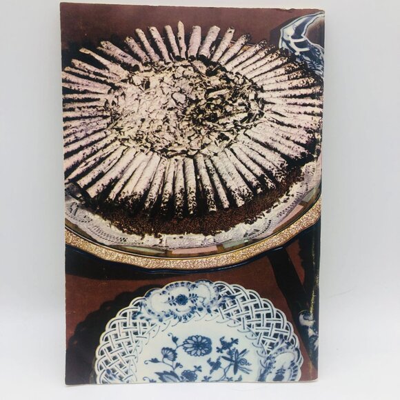 Vtg Cakes and Tortes Cookbook 1965 Culinary Arts Institute Softcover Illustrated - Picture 4 of 11